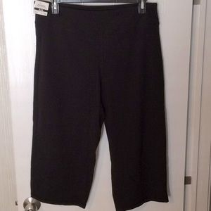 Zelos Capri Leggings